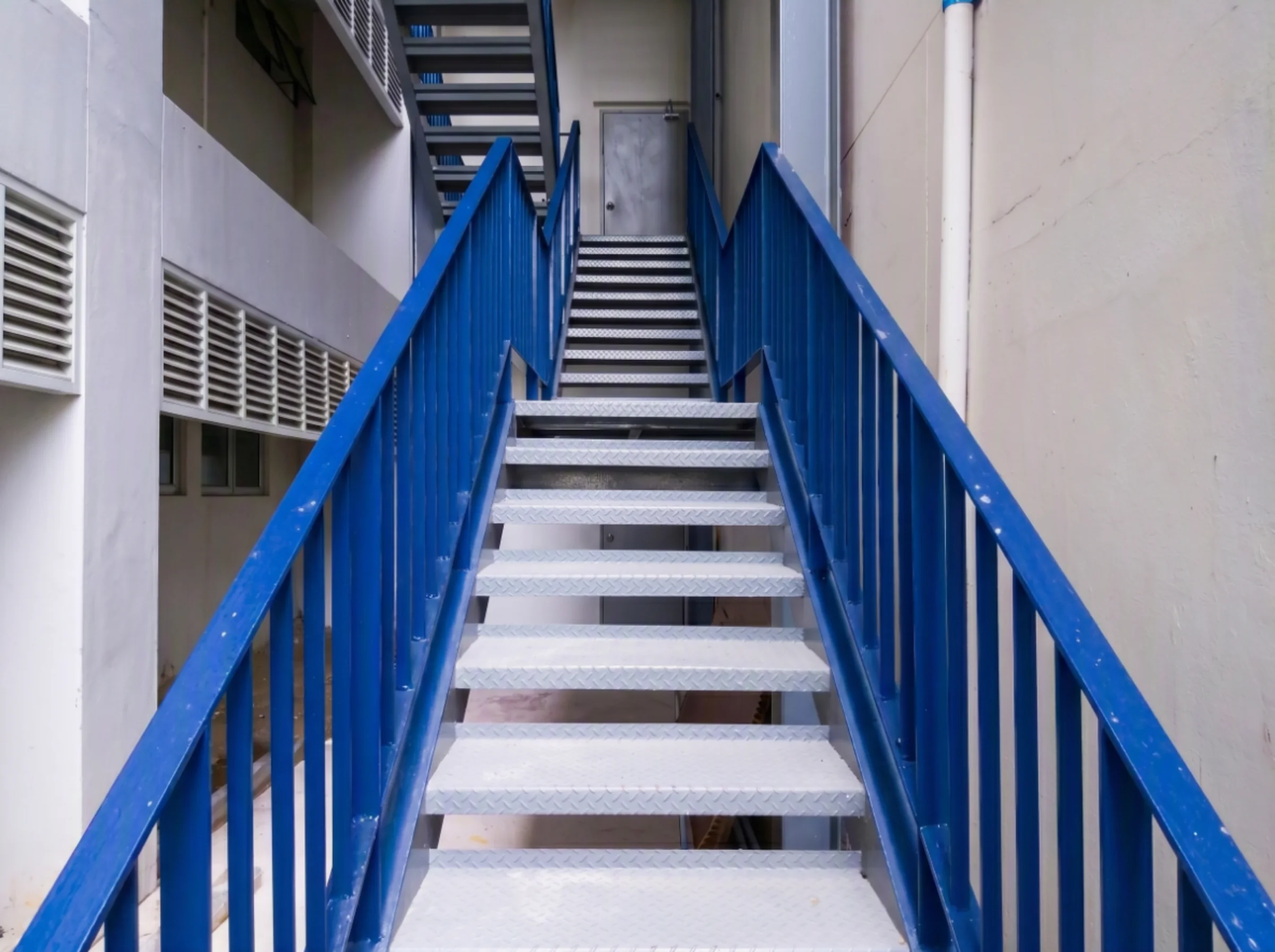Aluminium partition and facade systems